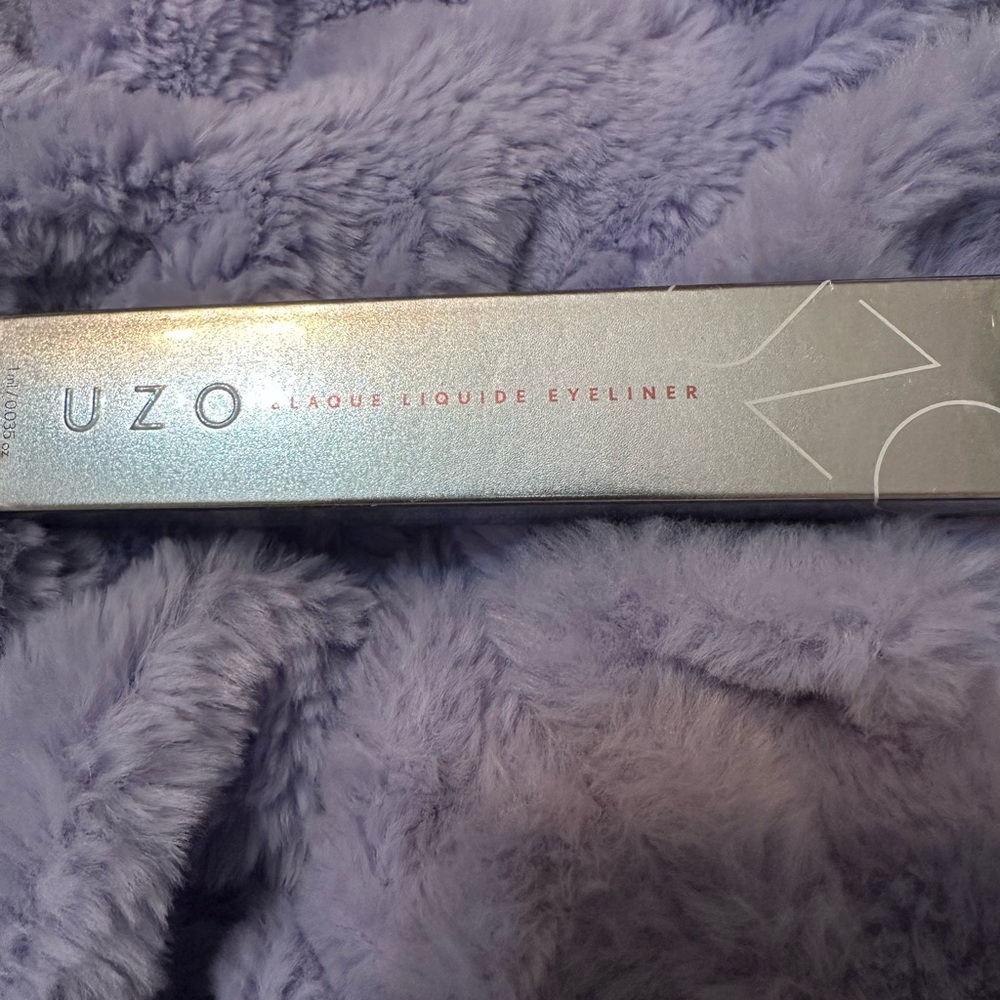 UZO Blaque Liquide Eyeliner - Picture 3 of 5